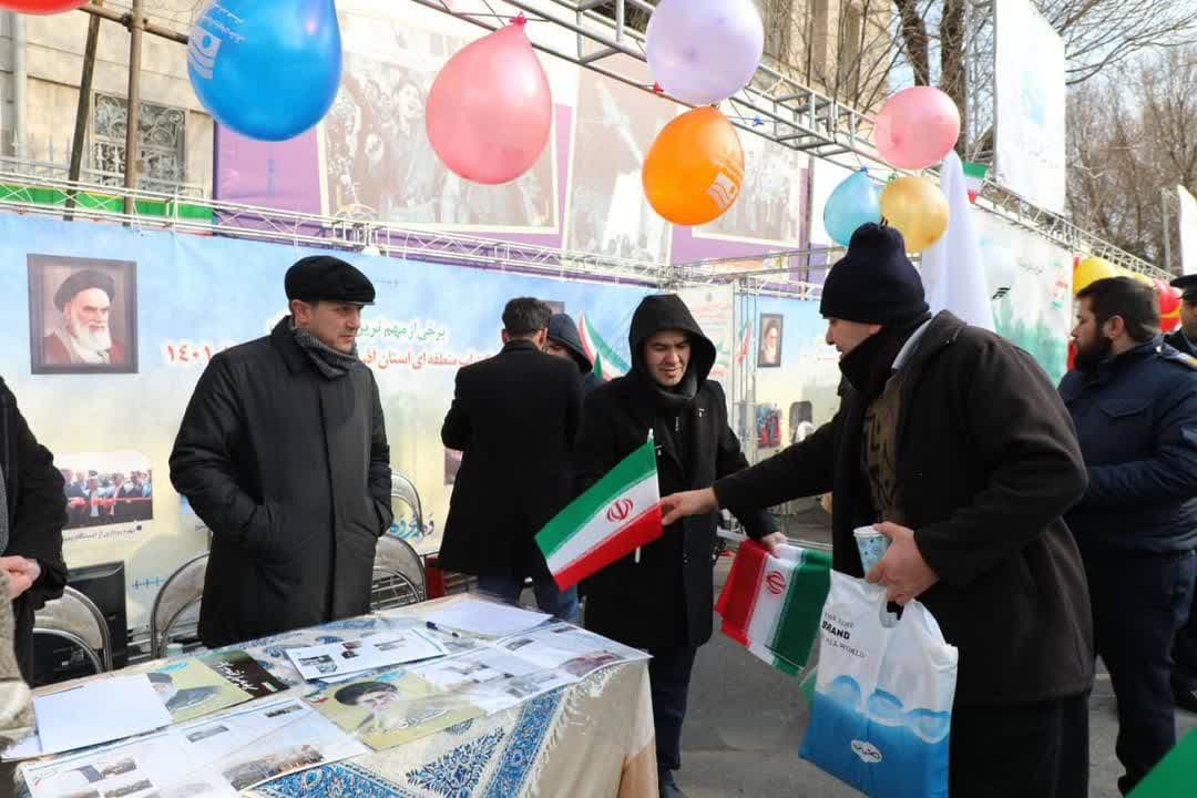 حضور چشمگیر صنعت آب و برق آذربایجان شرقی در راهپیمایی ٢٢ بهمن امسال