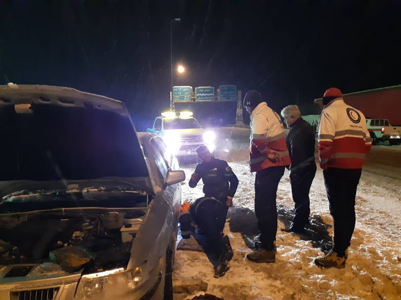 برف و کولاک موجب اسکان اضطراری ۱۵۰ نفر در آذربایجان شرقی