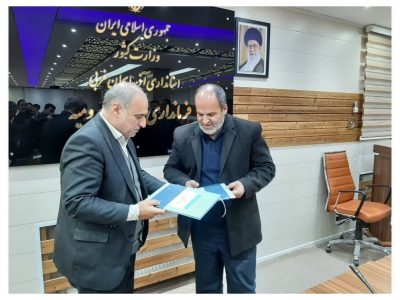 تفاهم نامه همکاری دوجانبه در دیدار فرمانداران ارومیه و تبریز با موضوع استفاده از ظرفیت ها و پتانسیلهای بالقوه وبالفعل دو شهرستان همسایه ارومیه و تبریز منعقد گردید.