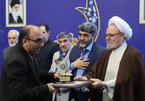 تجلیل از شرکت دانش‌بنیان عضو پارک علم و فناوری آذربایجان‌شرقی در جشنواره امتنان