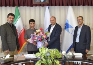 دیدار دکتر آرش رنجبران رییس دانشگاه آزاد اسلامی استان آذربایجانشرقی با آقای علی لبیب دانشجوی واحد تبریز و نماینده المپیکی دوچرخه سواری ایران در المپیک