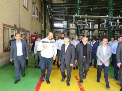 ناظر گمرکات استان به اتفاق معاونین و تعدادی از مسئولین و کارشناسان گمرکات تبریز و سهلان از پالایشگاه تبریز بازدید و به مقام شامخ شهدای این پالایشگاه ادای احترام نمودند