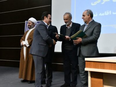 تجلیل از مدیرکل غله و خدمات بازرگانی آذربایجان شرقی به‌عنوان دستگاه برگزیده در حوزه فریضه الهی نماز