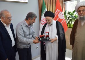 پیام نماینده آیت‌الله سیستانی از تراکتورسازی؛ می‌توانیم رمز عبور ایران از تحریم‌هاست