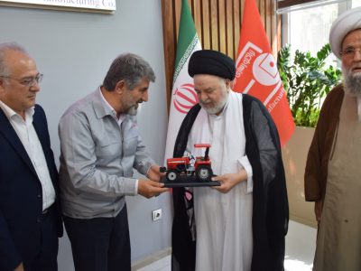 پیام نماینده آیت‌الله سیستانی از تراکتورسازی؛ می‌توانیم رمز عبور ایران از تحریم‌هاست