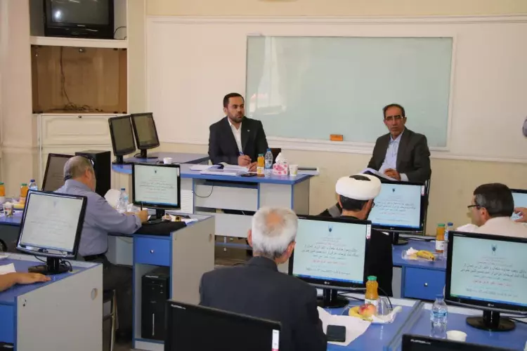 با حضور اساتید:با دفاع از رساله اولین دانشجوی دکتری خارجی فارغ التحصیل شد