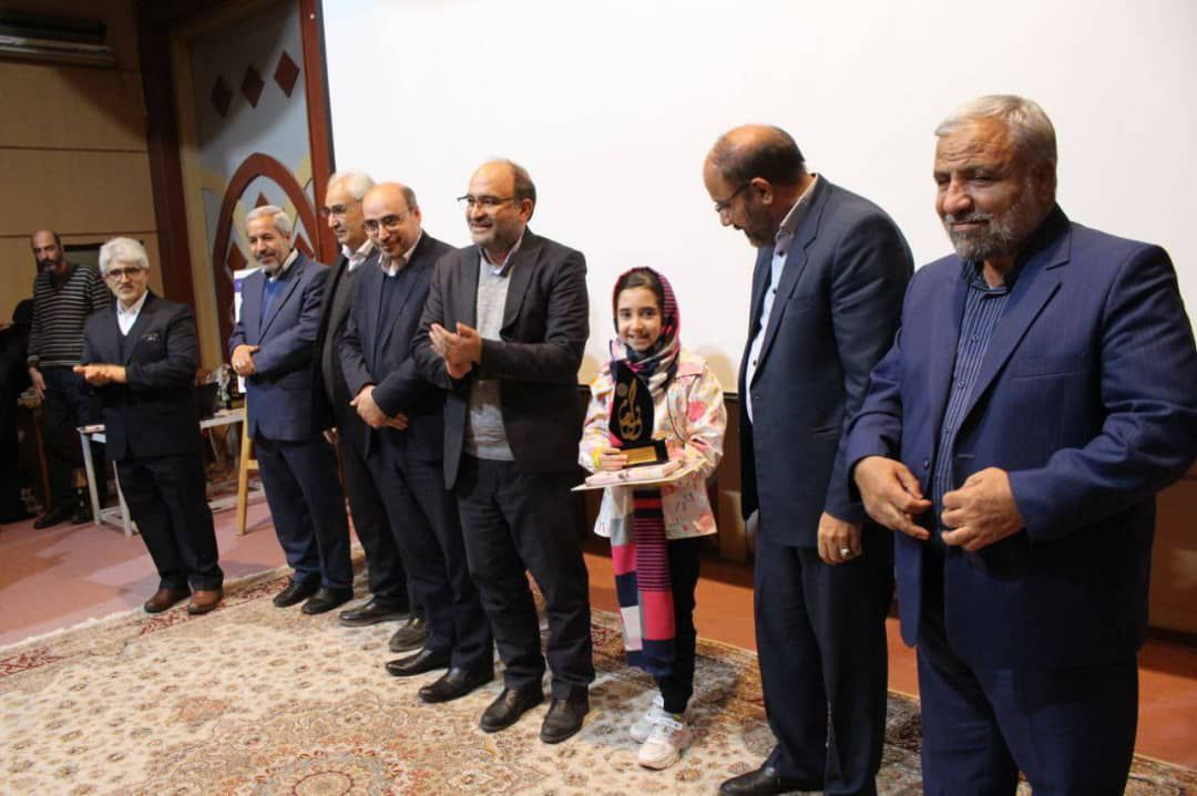 همزمان با سی امین دوره هفته کتاب جمهوری اسلامی ایران؛چهارمین کتابخانه سیار آذربایجان شرقی در شهرستان شبستر راه اندازی شد